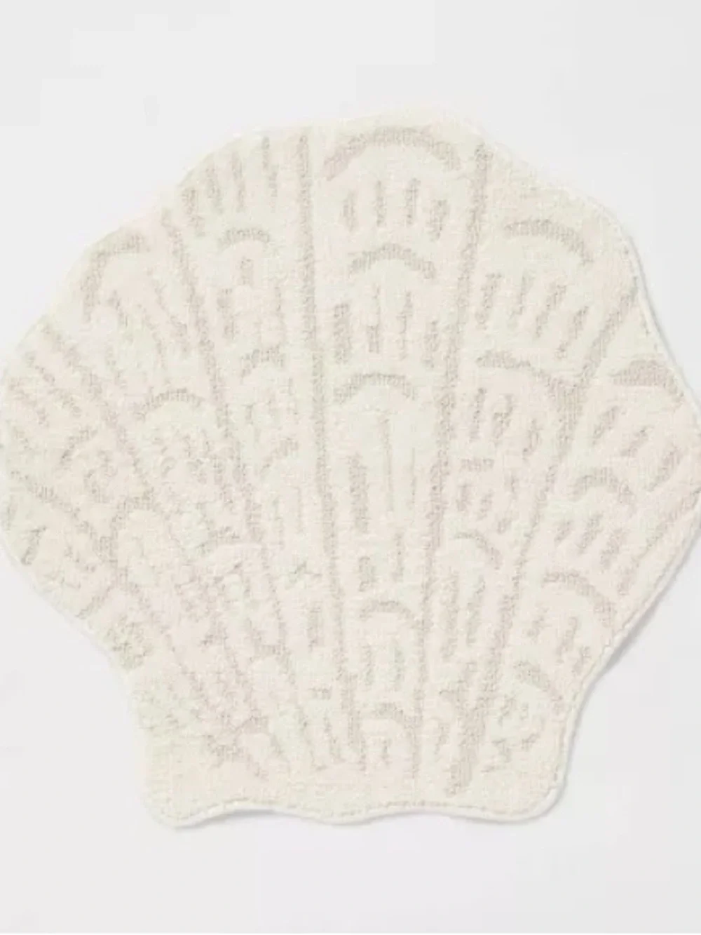 Threshold Cream Shell-Shaped Bath Mat